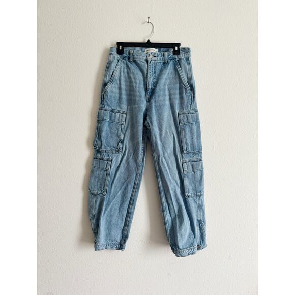 Aritzia x Denim Forum The ’90s Millie Hi-Rise Wide Leg Cargo Jeans Size 30 - Picture 3 of 8